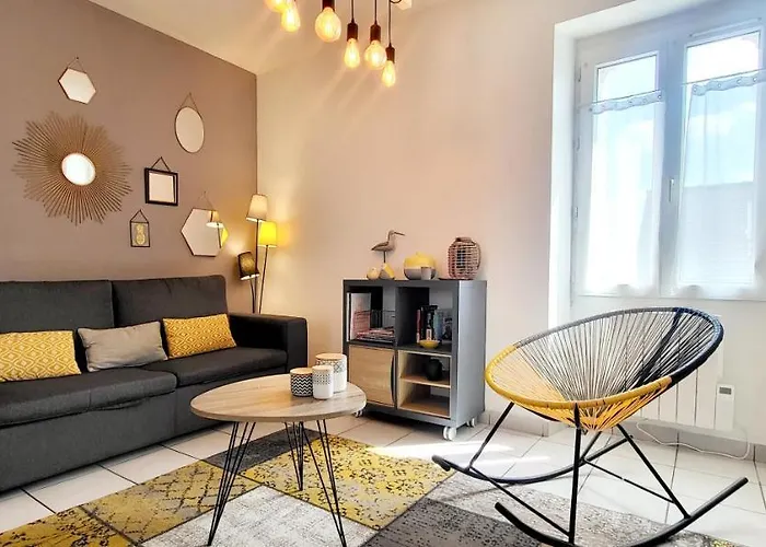 Charmant Appartement En Residence Calme Au Centre De Vannes Proche Gare